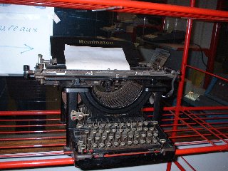 AC01.jpg (26006 bytes)